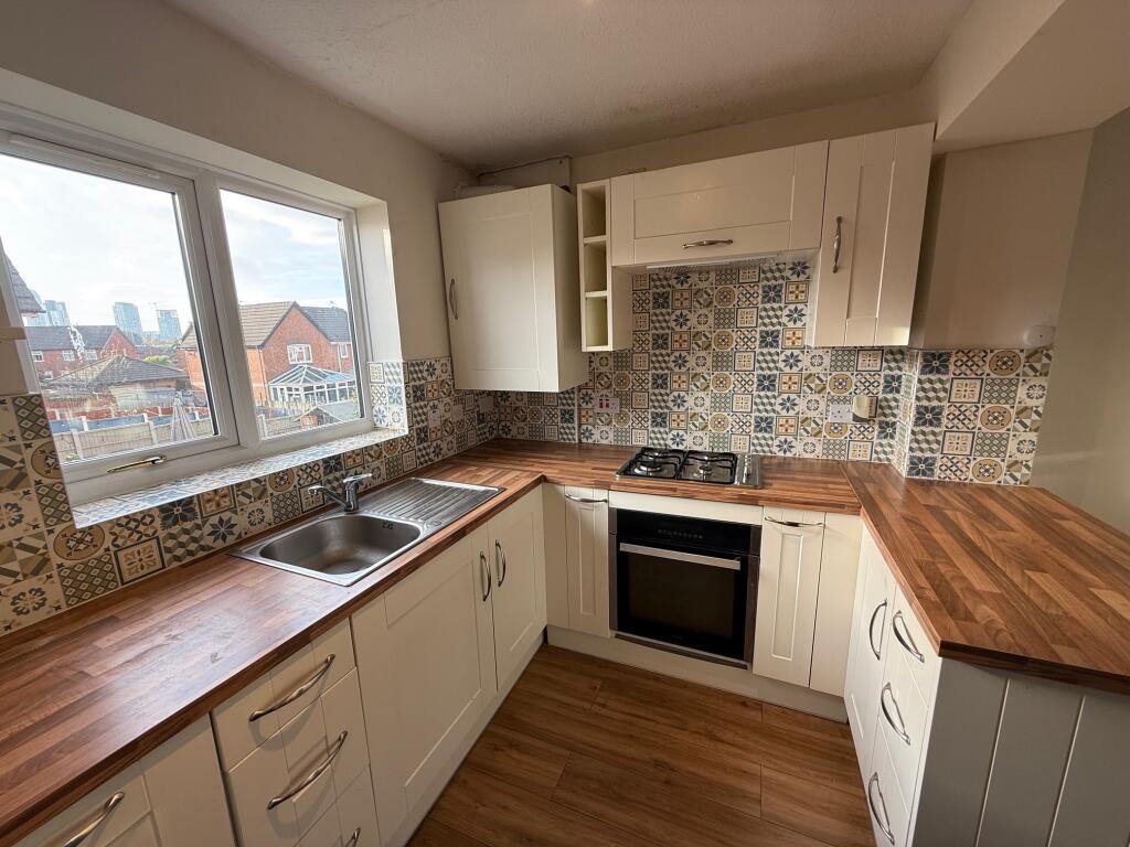 Main image of property: Lockfields View, L3