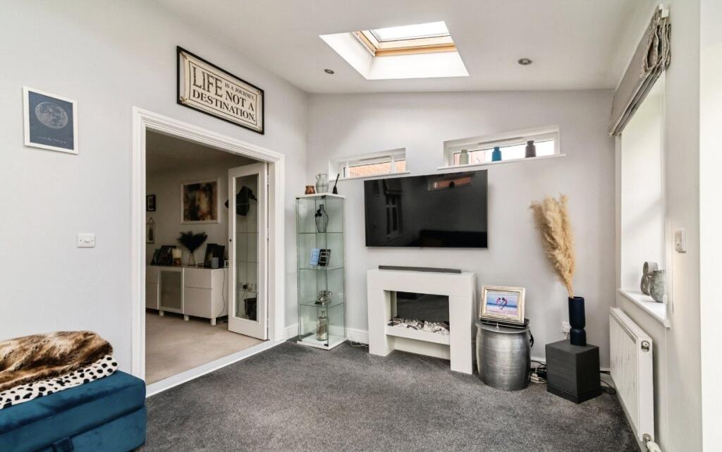 House in Rushcliffe, Ruddington - More