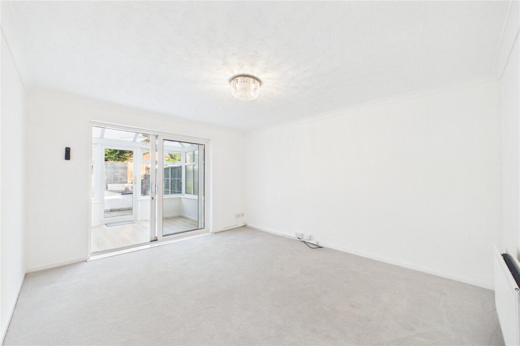 House in Basingstoke and Deane, Tadley Hill, Tadley - View 4