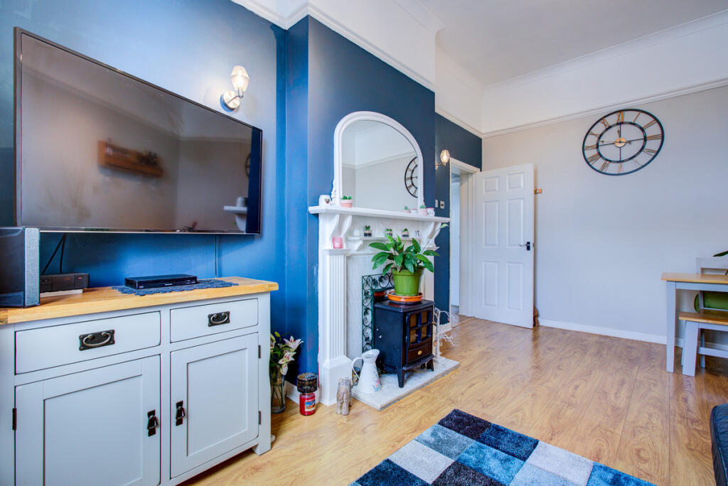 Apartment in Southend-on-Sea, North Shoebury - View 4