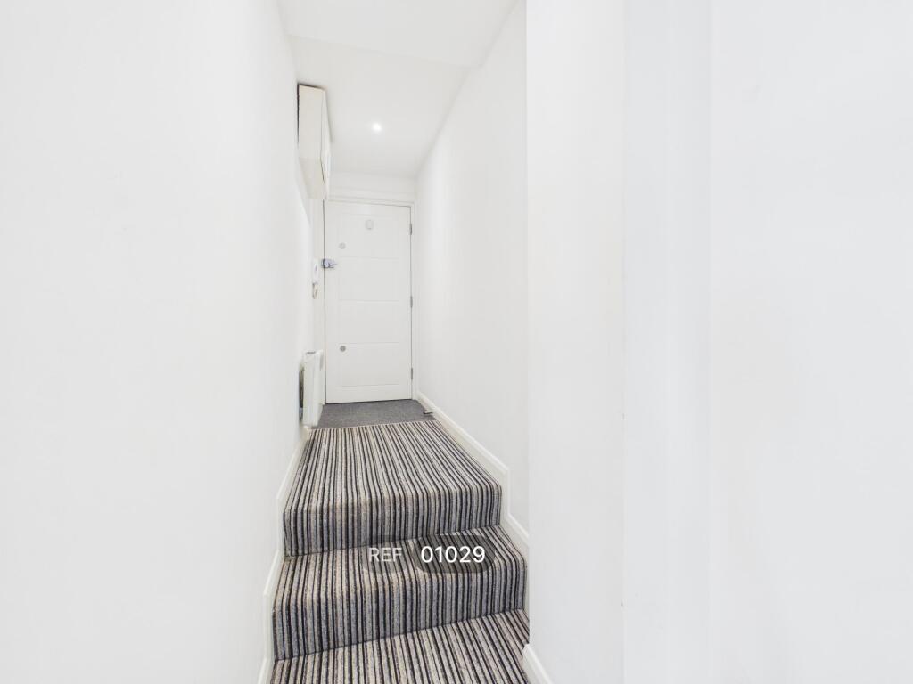 Apartment in Hull, Old Town - View 5