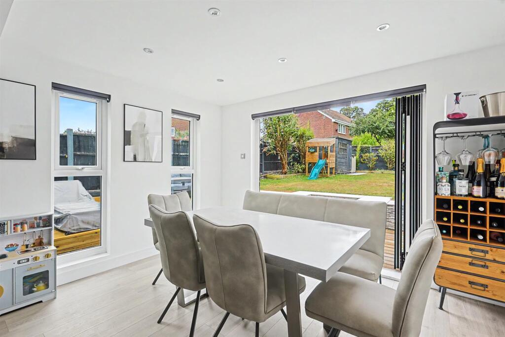 House in Southend-on-Sea - View 4