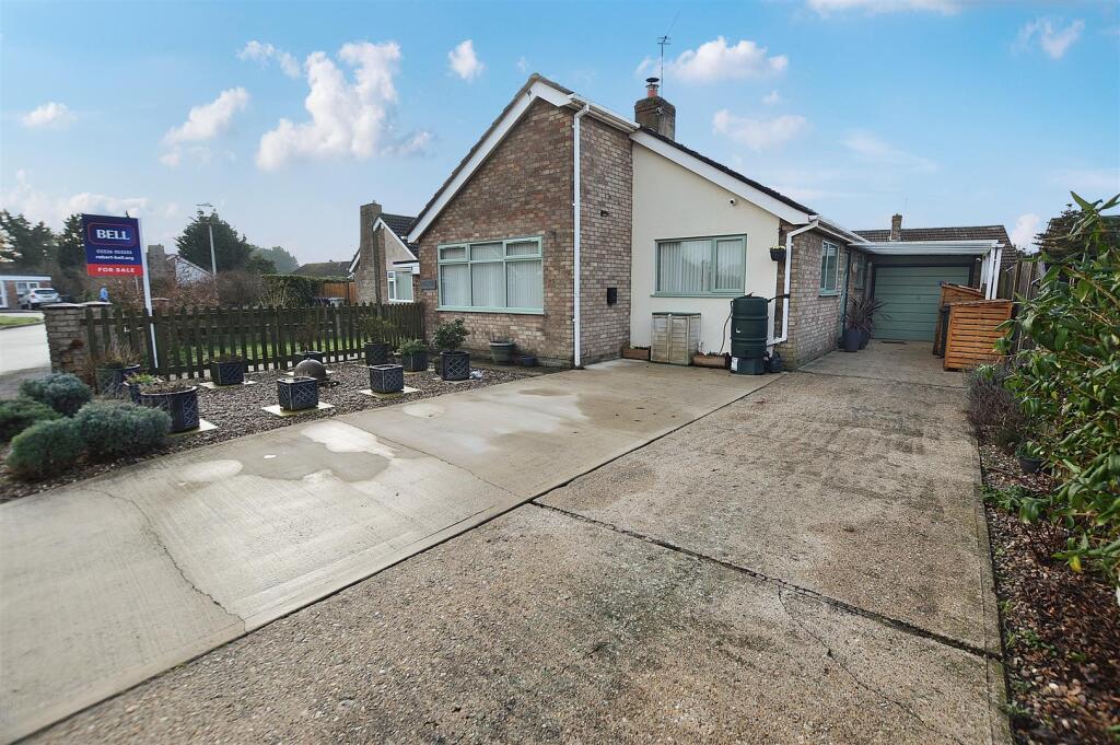 Main image of property: Fortescue Close, Tattershall