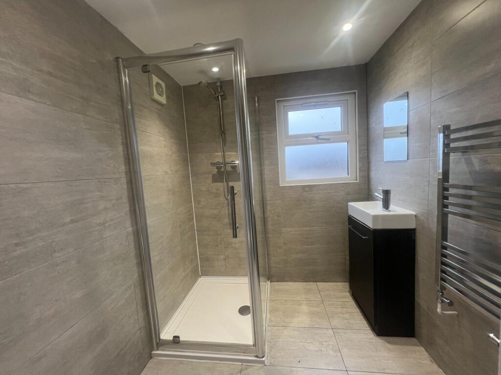 5 bedroom terraced house for rent