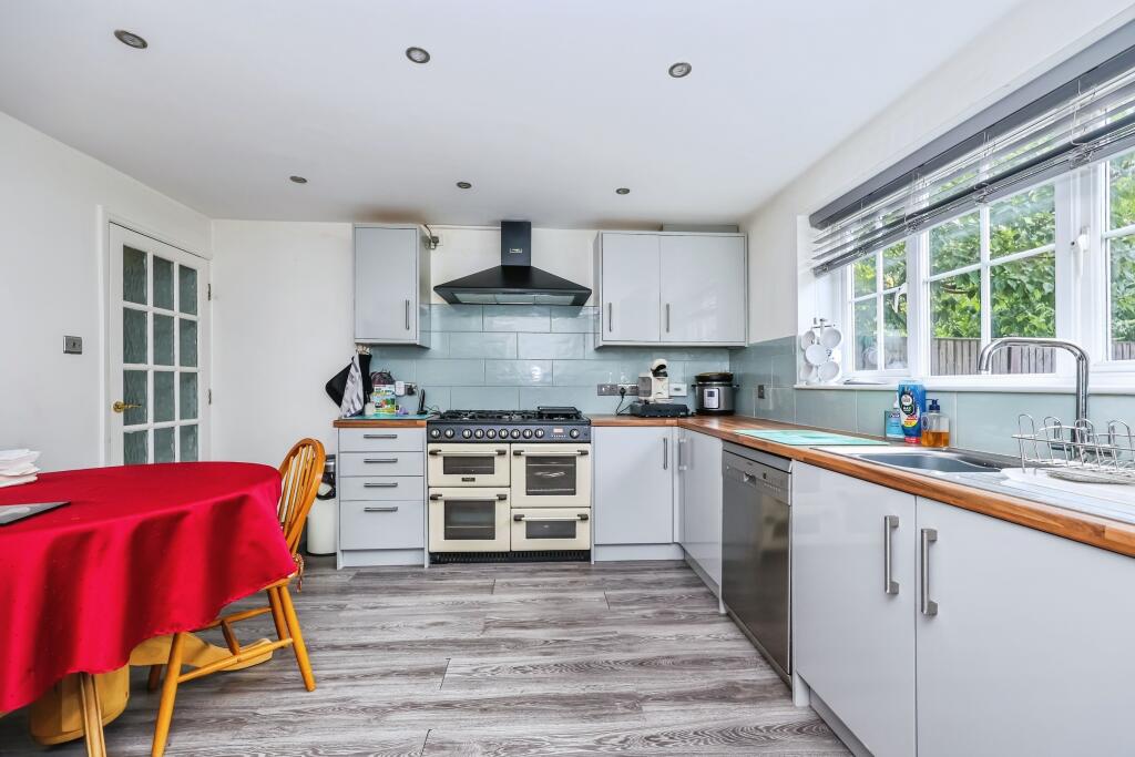 Fairburn Way, Watnall, Nottingham, NG16 - More