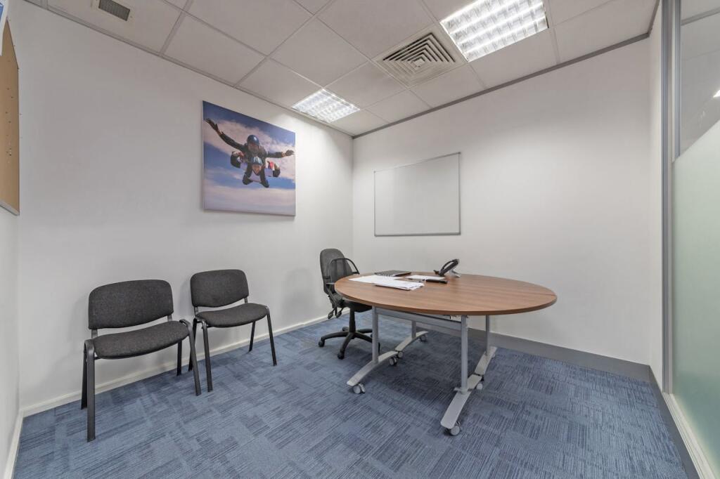 OFFICE2.jpg