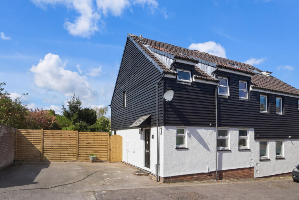 Main image of property: Manor Road, Stansted, Essex, CM24