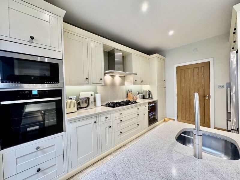 House in Glory Mill - Stunning Townhouse, Wooburn - View 3