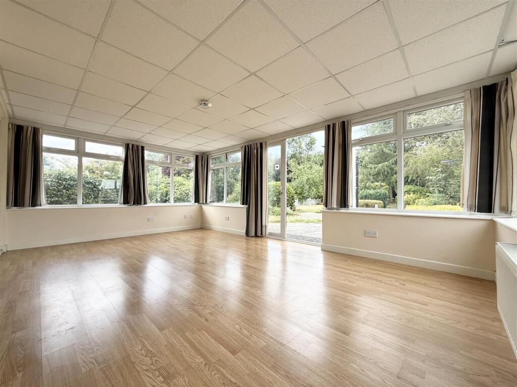 House in Whetstone - View 5