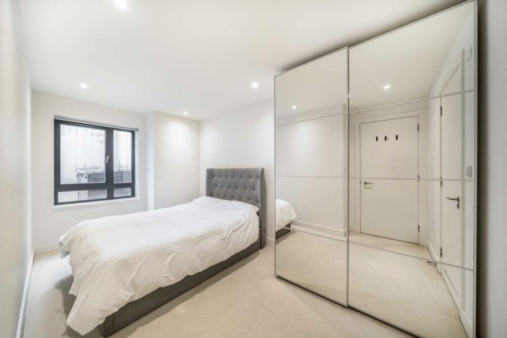 3 bedroom flat for rent