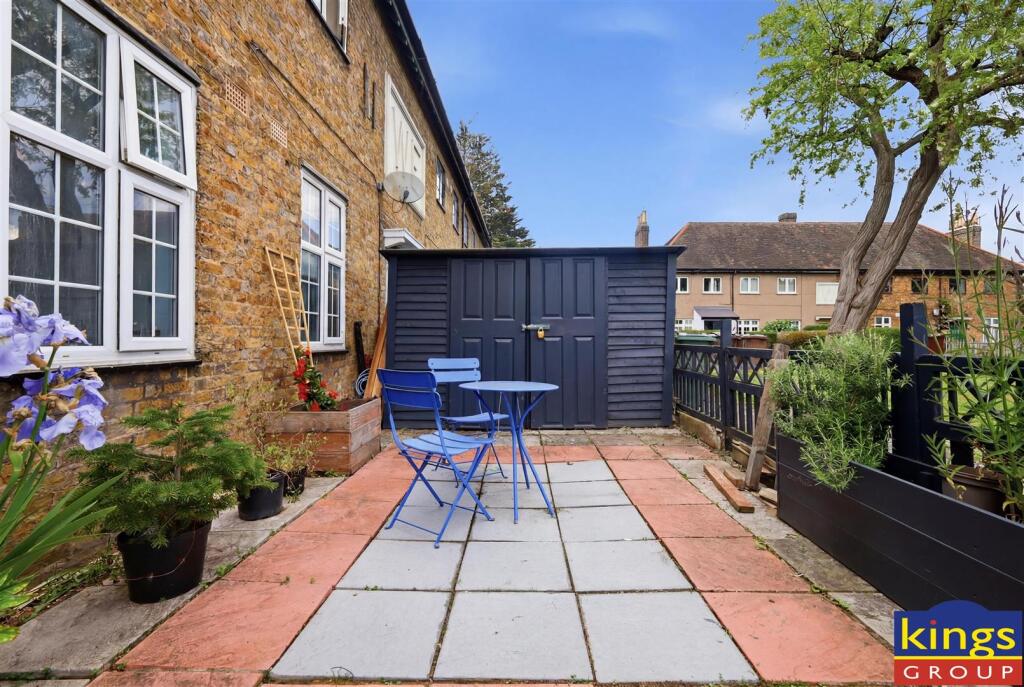 Apartment in London, Highams Park - View 2