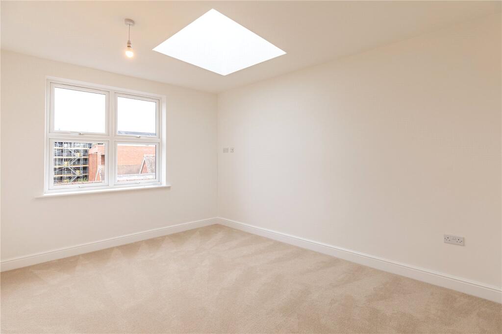 Apartment in Newbury, West Berkshire - View 4