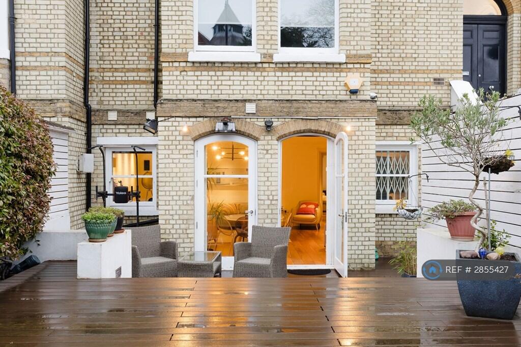 3 bedroom flat for rent