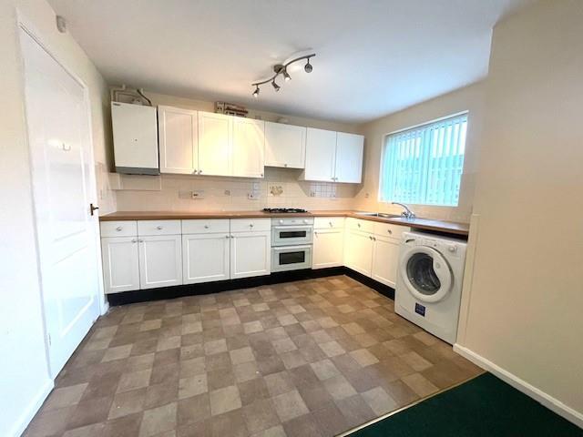 House in Mansfield, Nottinghamshire - View 3