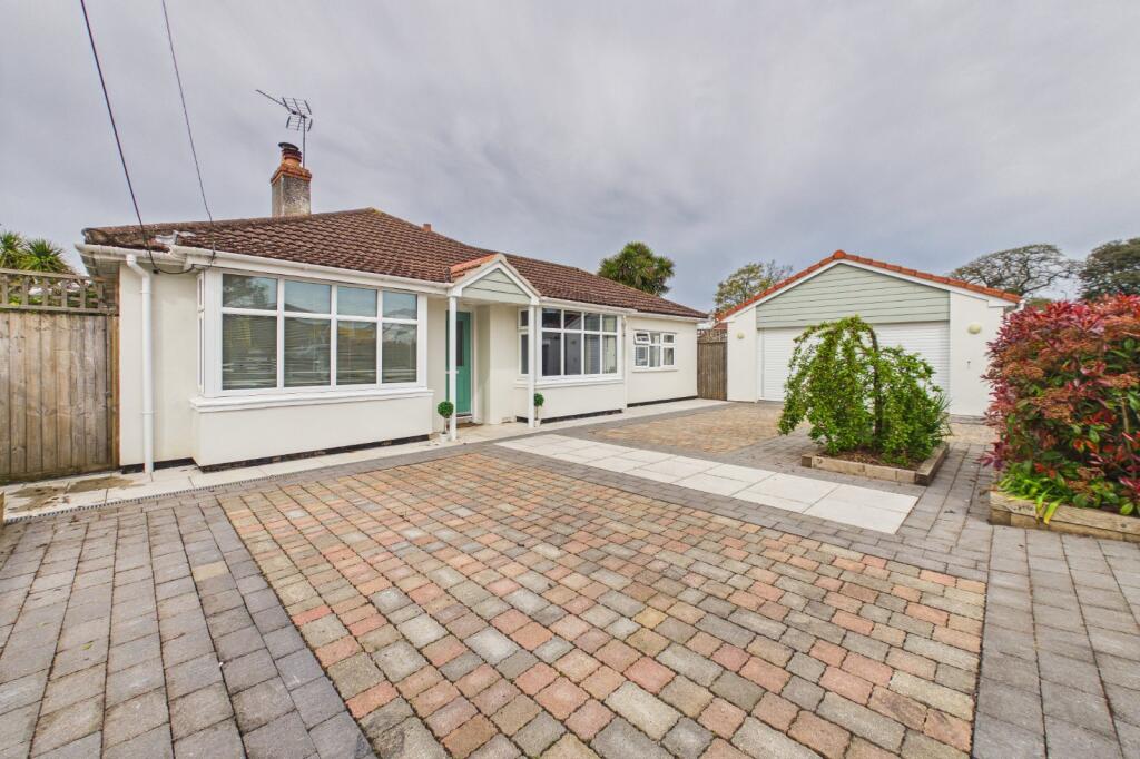 Main image of property: Pizey Avenue, Clevedon, North Somerset, BS21