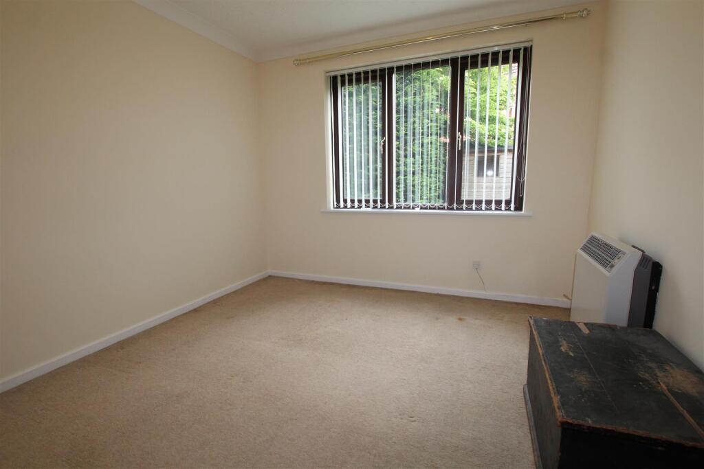 Main image of property: The Crescent, Eastleigh