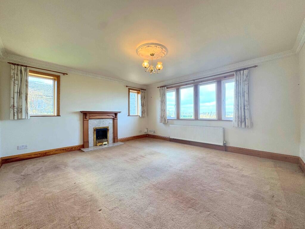 360a Stainland Road, Stainland, HX4 9EH photo 4