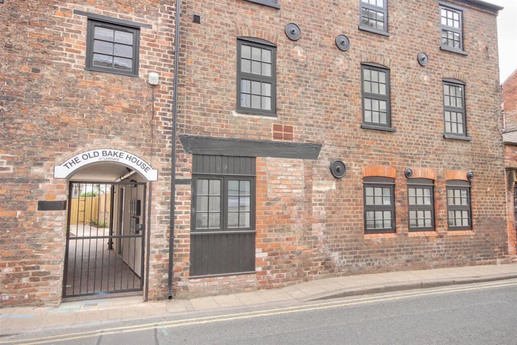 Saturday Market Place/Lairgate, Beverley, Beverley