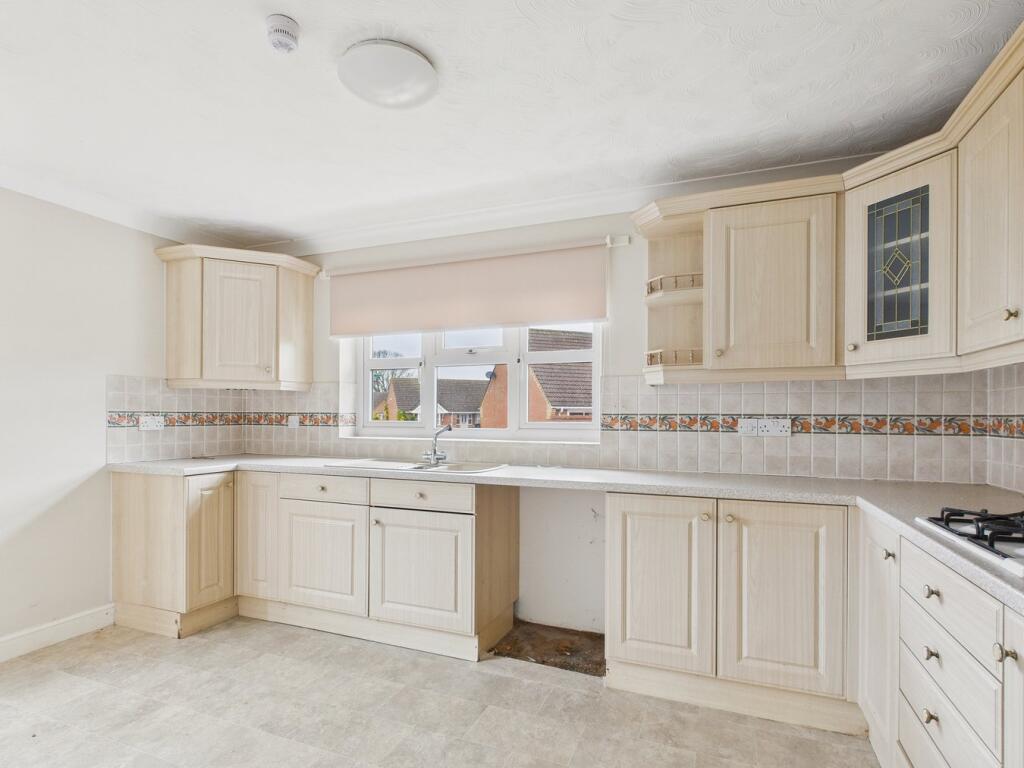 Larkspur Close, Downham Market, PE38 photo 4