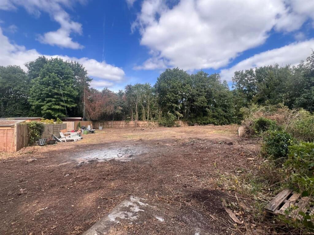 Strathmore Drive, Charvil, Reading, Berkshire, RG10 9QT - View 4
