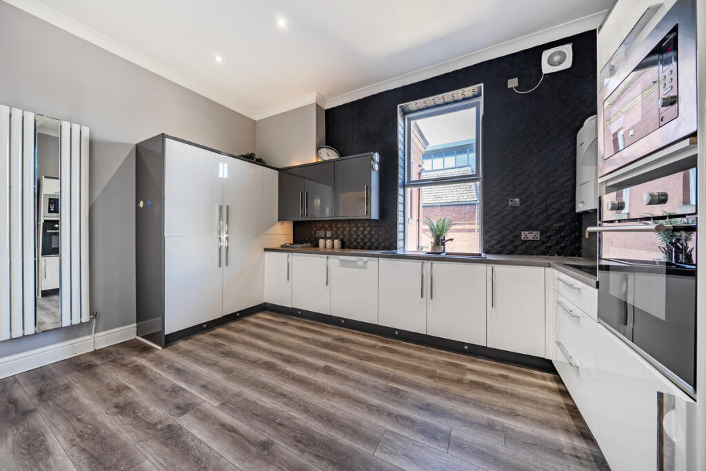 827 Wilmslow Road, Manchester, M20 photo 4
