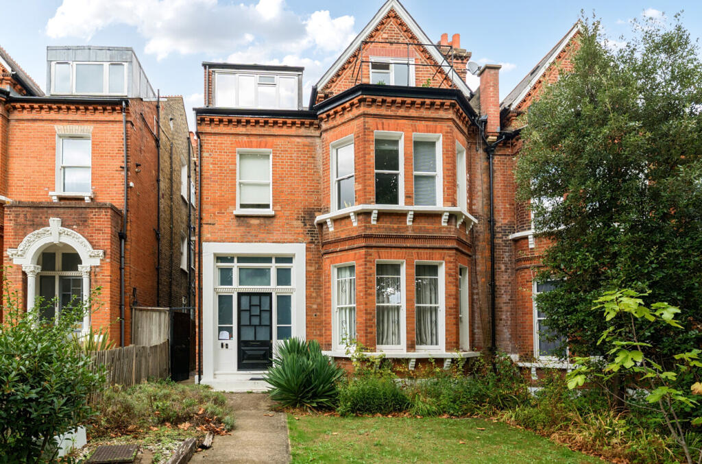 Main image of property: Grove Park, London, SE5
