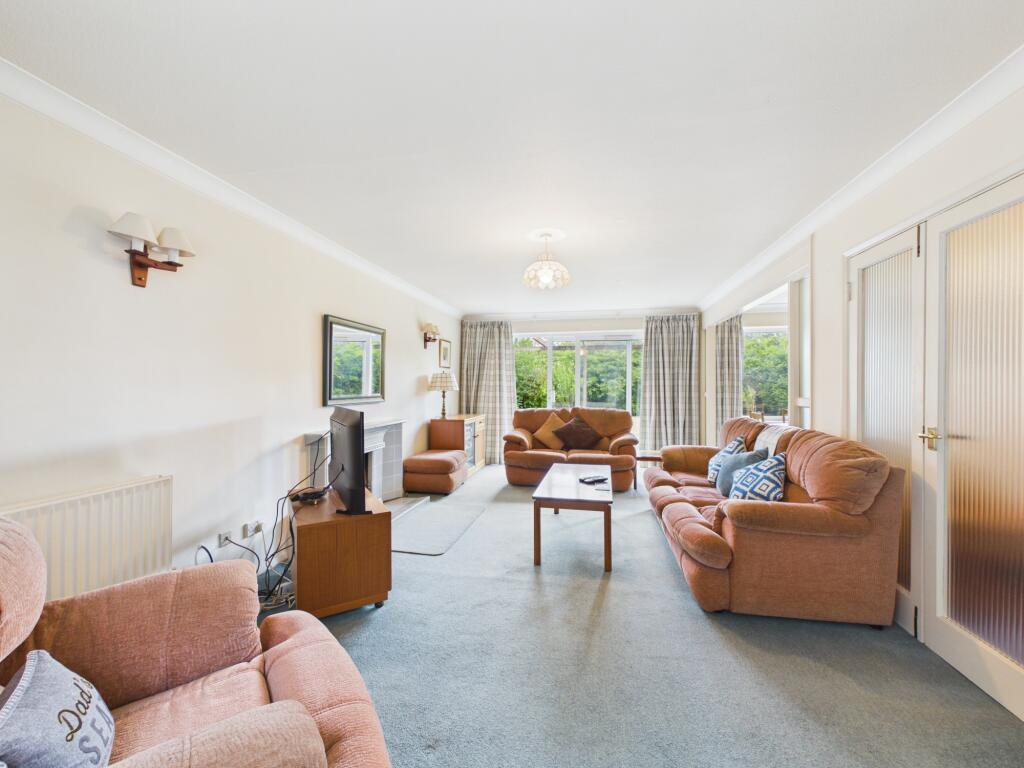 House in Horsham, West Sussex - View 3