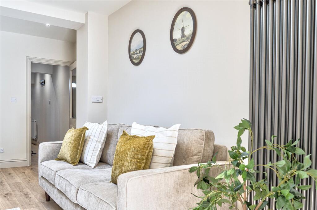 House in Swindon - View 4