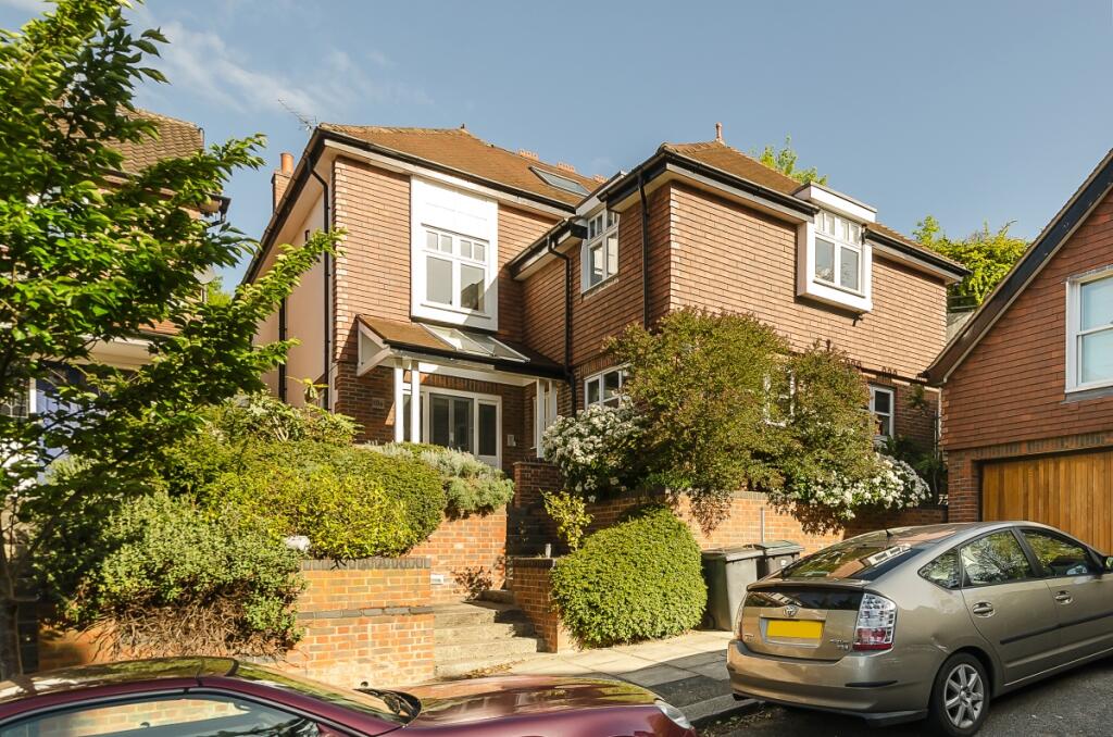 Main image of property: Grosvenor Gardens London N10