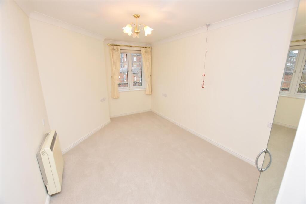 Cooper Court, Maldon photo 3