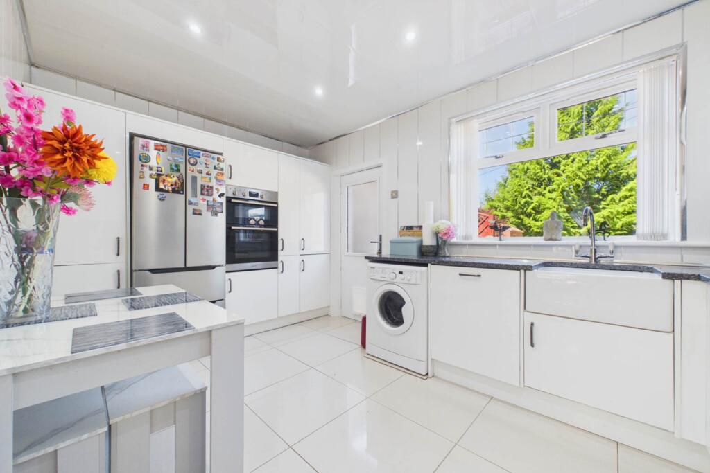 House in Motherwell, North Lanarkshire - View 2