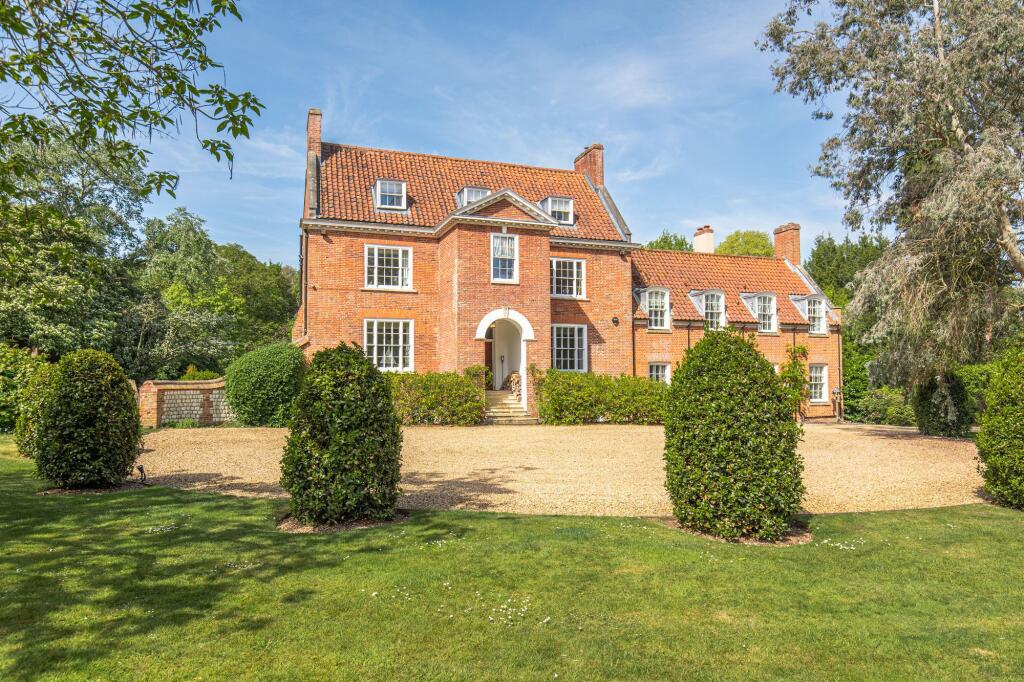 Main image of property: Distinguished Georgian Home in a Substantial Plot in Hillington