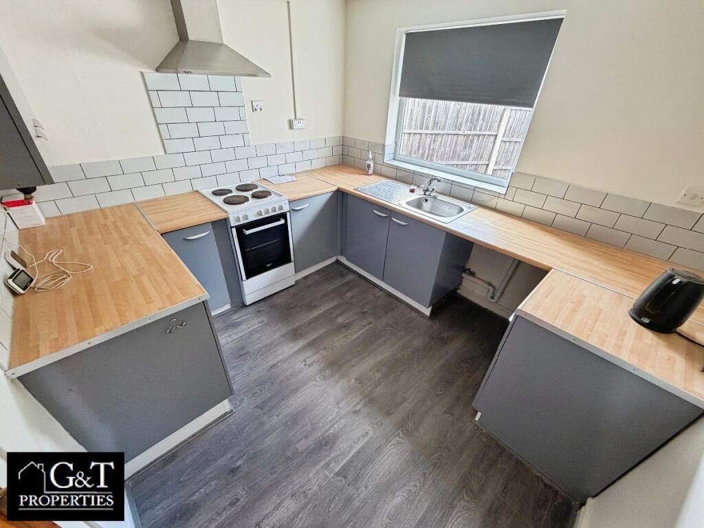Apartment in Dudley, West Midlands - View 4