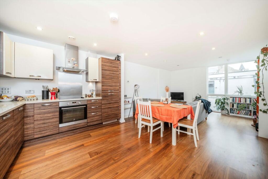 2-bed flat on Boyson Road, Walworth, £425,000