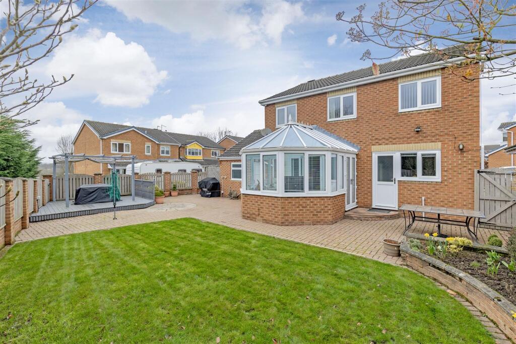 Grove Gardens, Brimington, Chesterfield photo 3