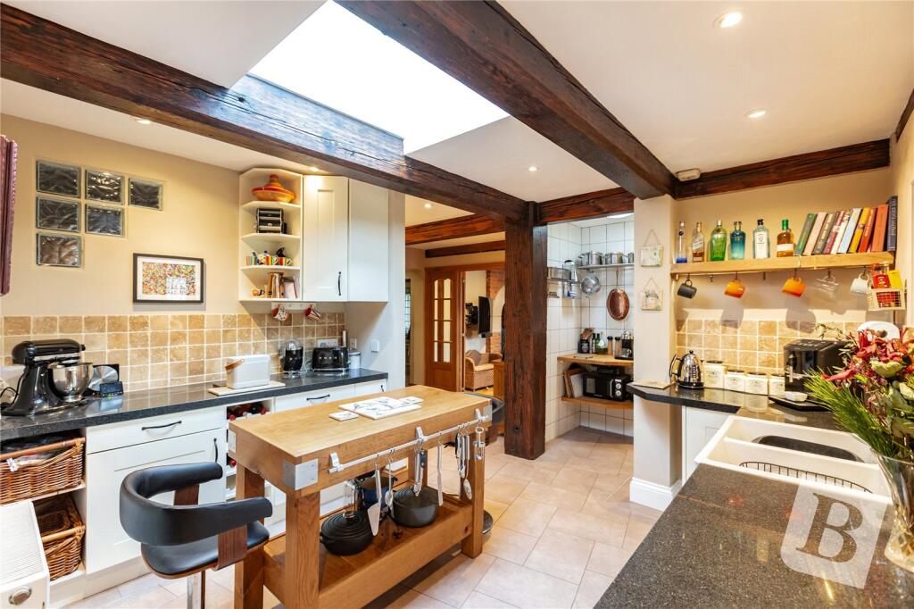 Marks Farm Lane, Rettendon Common, Chelmsford, Essex, CM3 - More