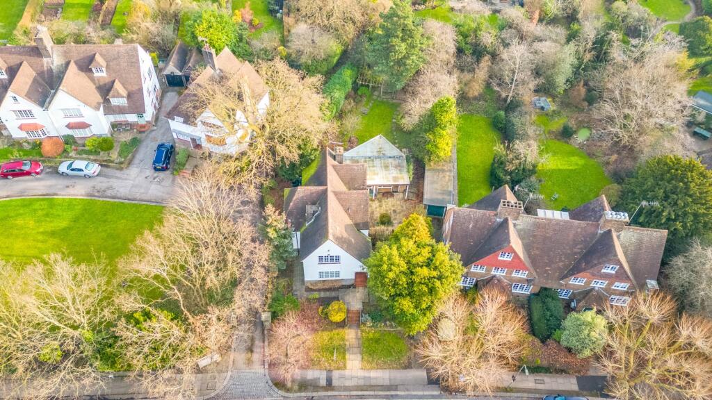 Main image of property: Temple Fortune Lane, Hampstead Garden Suburb, NW11