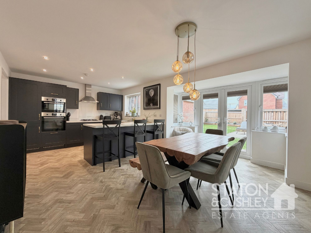 House in Worksop, Gateford - View 5