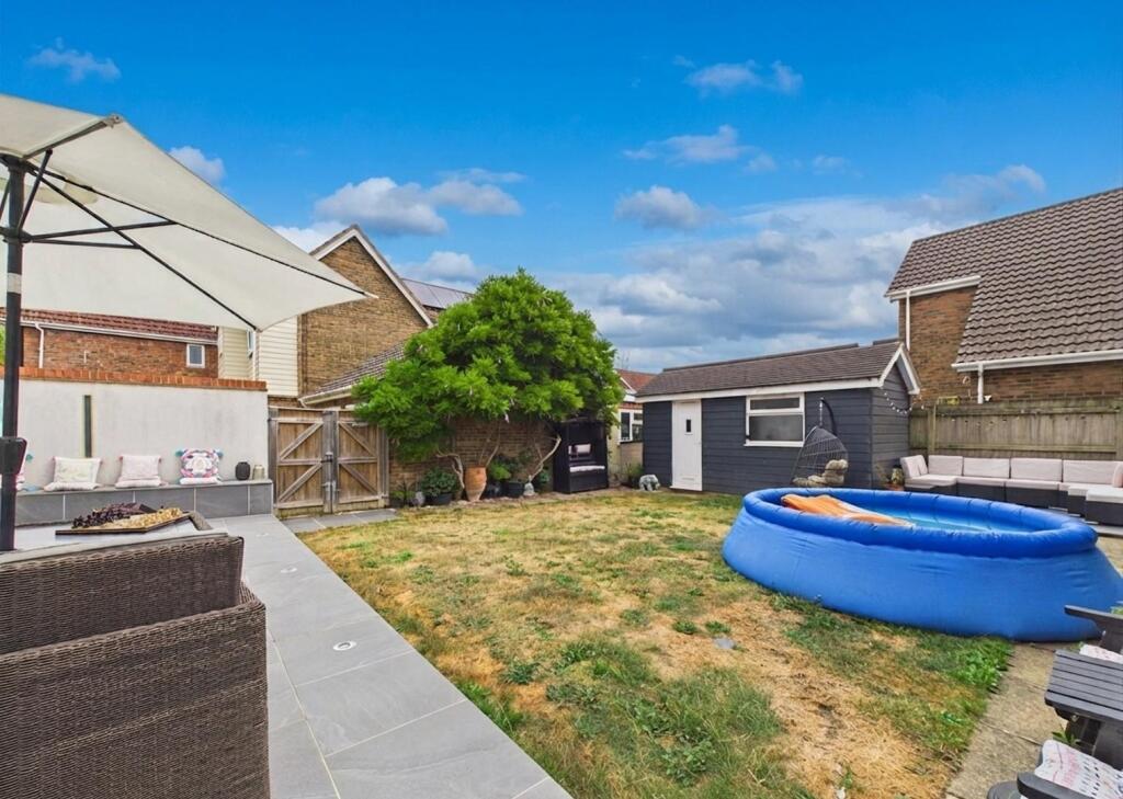 House in Ashford, Park Farm, Kingsnorth - View 4
