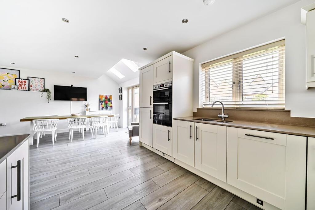 House in Stevenage, Stondon - More