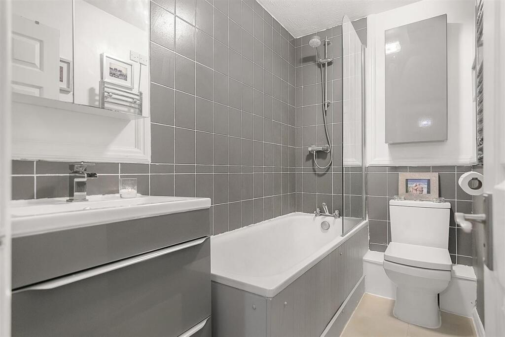 Bessborough Road, SW15 photo 4