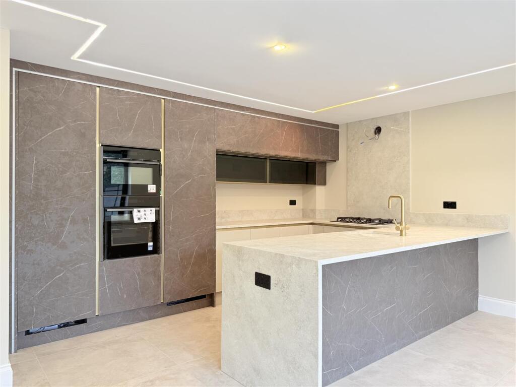 House in Tameside, Woodlands - View 4