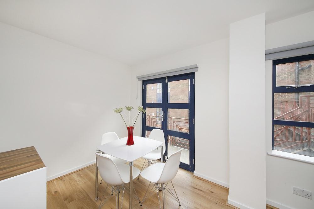 Apartment in London - More