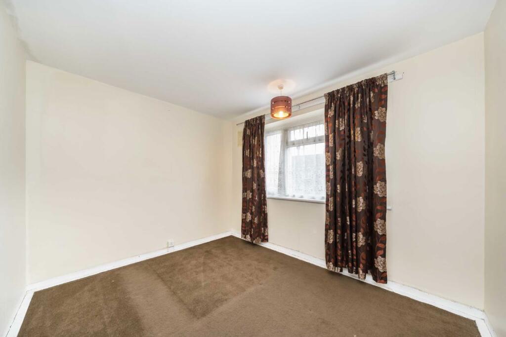 Apartment in London, Harlesden - View 5