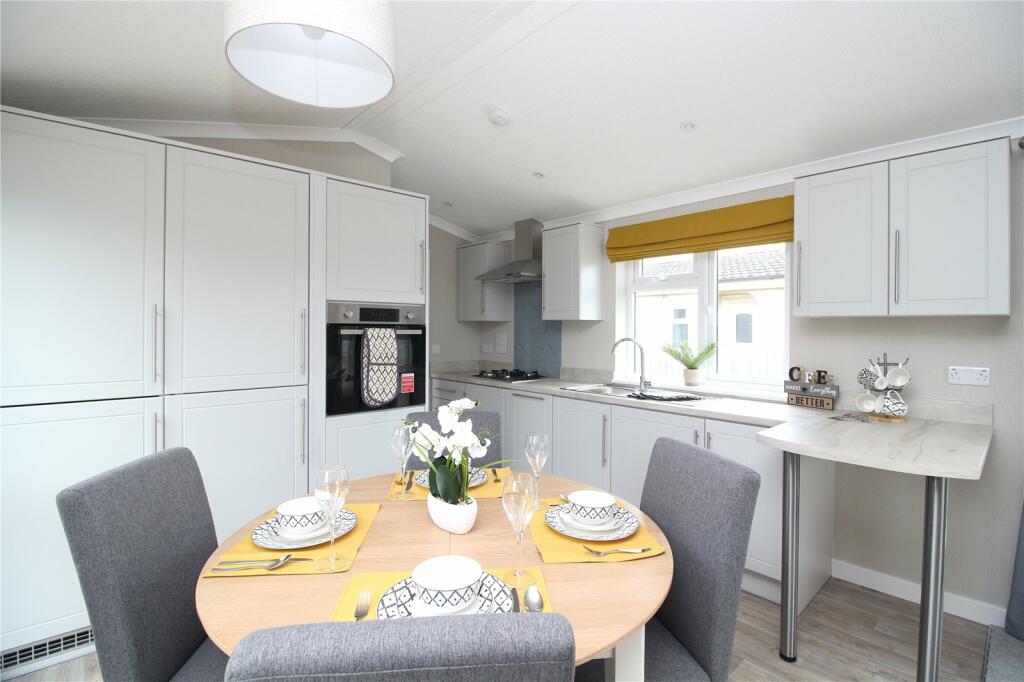 Field Place, Naish Estate, Barton On Sea, Hampshire, BH25 photo 3