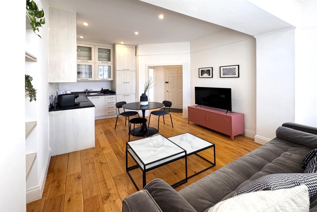 Apartment in London - View 3
