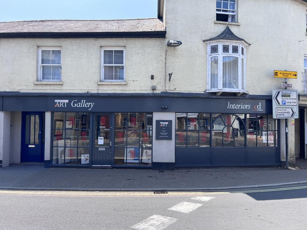 Main image of property: 2 Bridge Street, Fordingbridge, Hampshire, SP6 1AH
