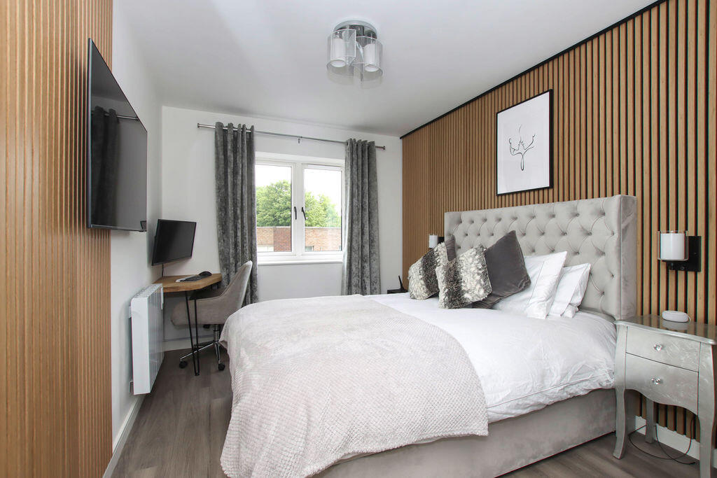 Apartment in Dacorum, Hertfordshire - View 4