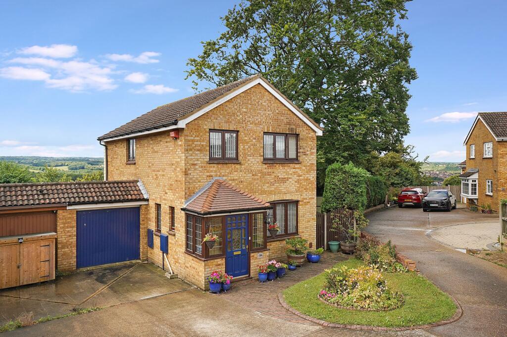 4-bed detached on Hamelin Road, Gillingham, ME7, £525,000