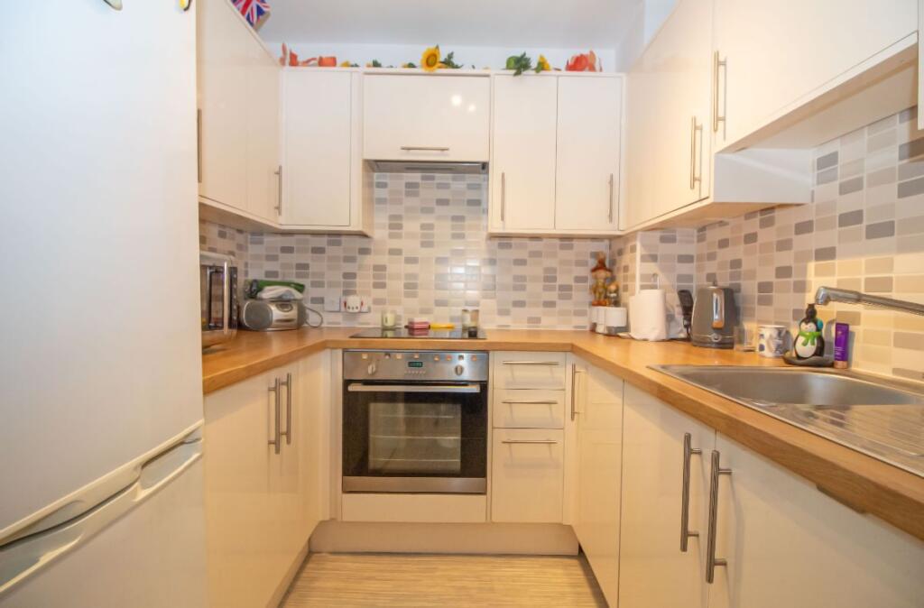 Apartment in Havant, Waterlooville - View 4